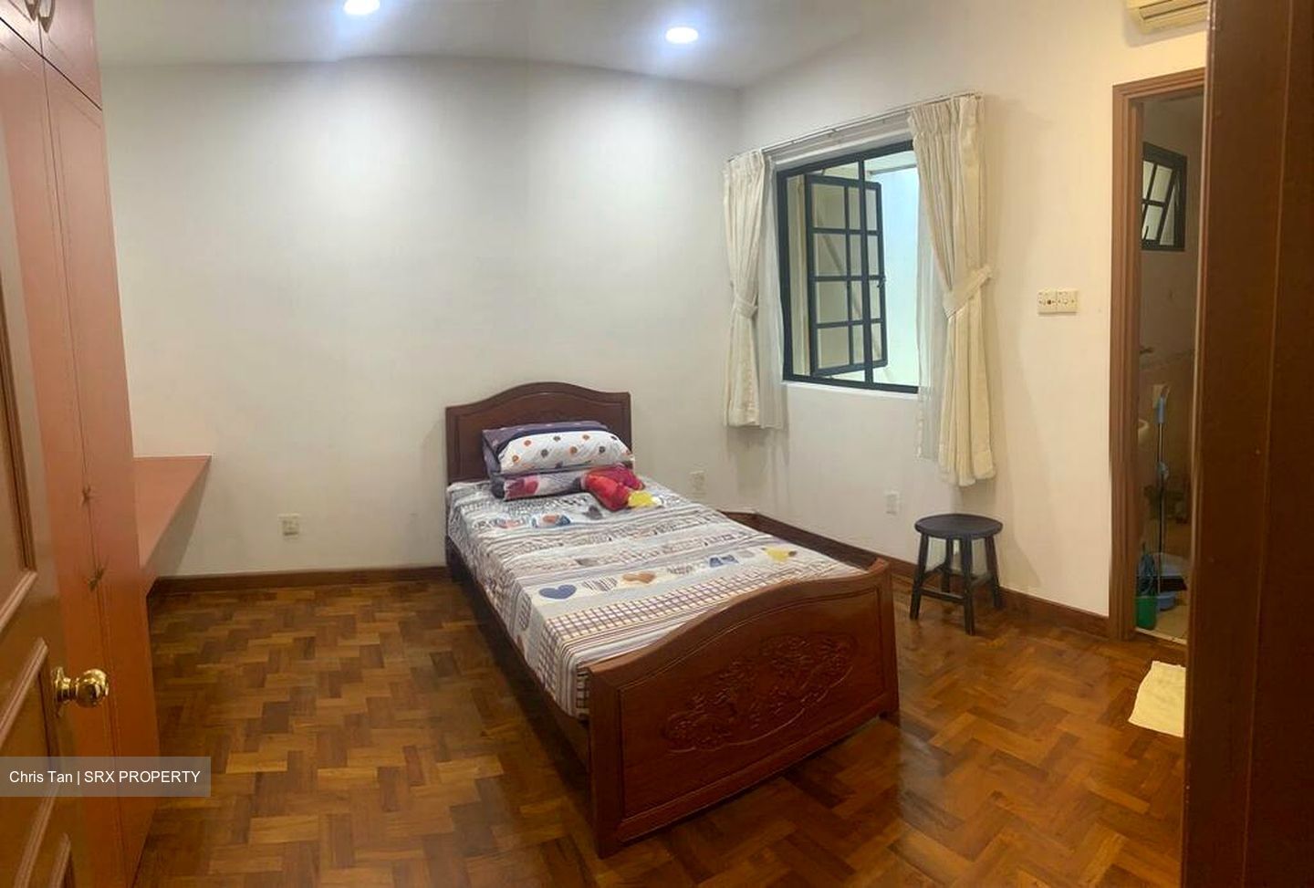 Yunnan Gardens (D22), Terrace #515412241